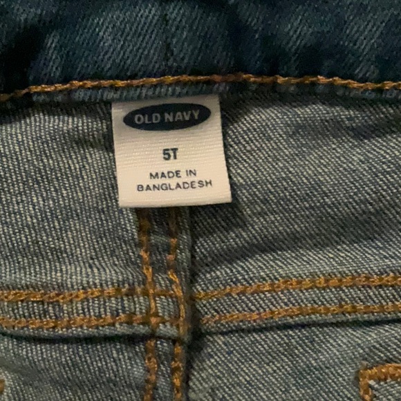 Old Navy distress look denim shorts. Girls size 5t. - Picture 5 of 7